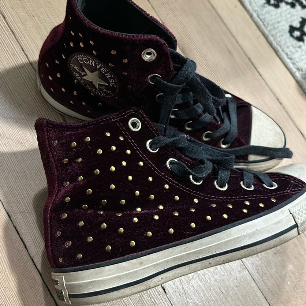 MOVING SALE - CONVERSE VELVET STUD SNEAKERS
